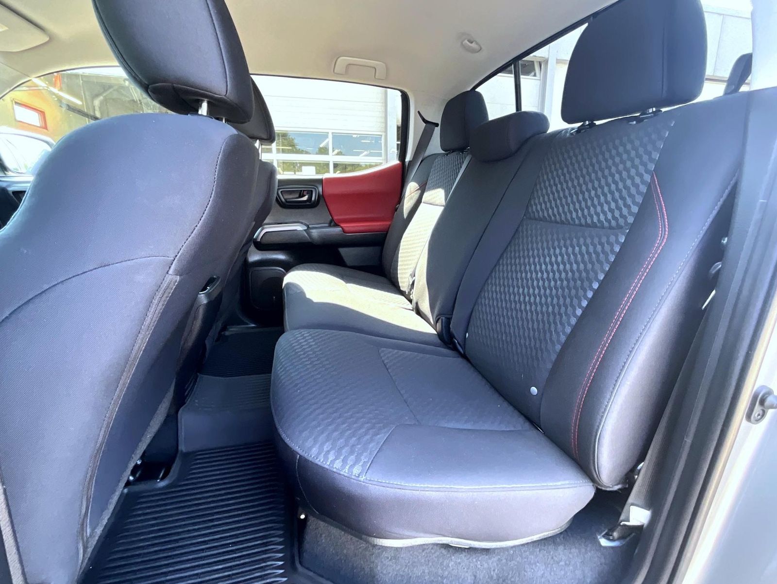 2023 Toyota Tacoma SR5 photo 19