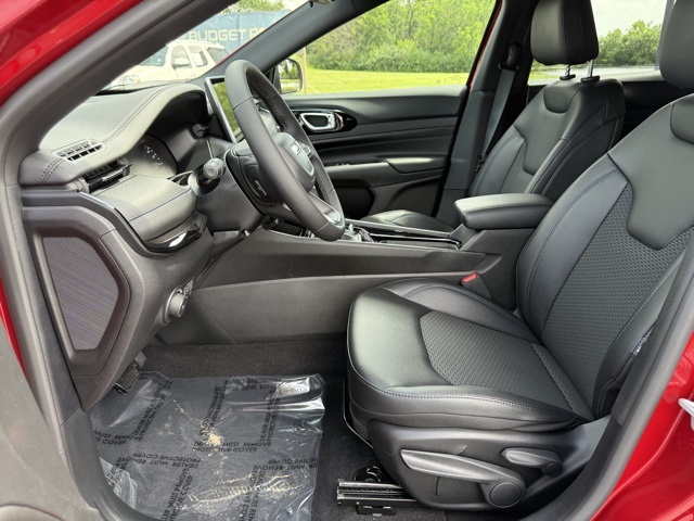 2025 Jeep Compass Latitude photo 18