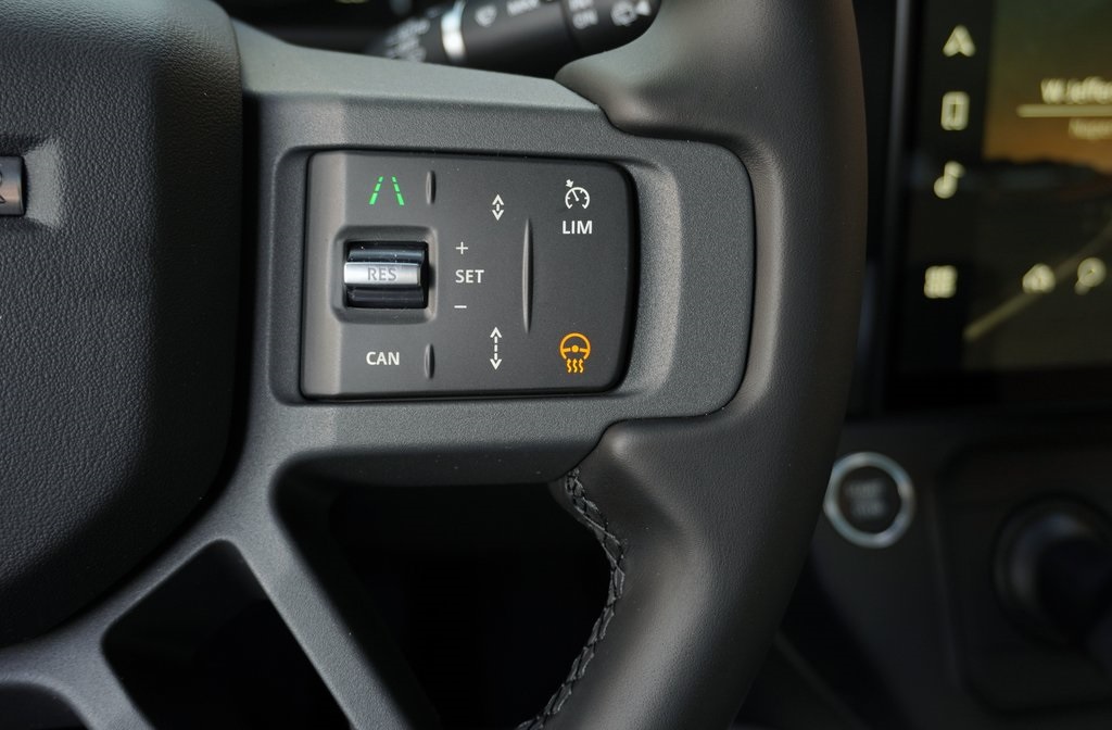 2026 LAND ROVER DEFENDER - Image 17