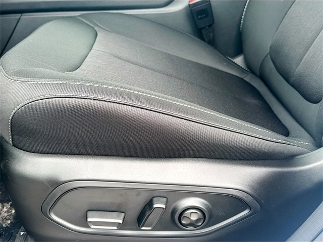 2025 Jeep Grand Cherokee Laredo photo 15
