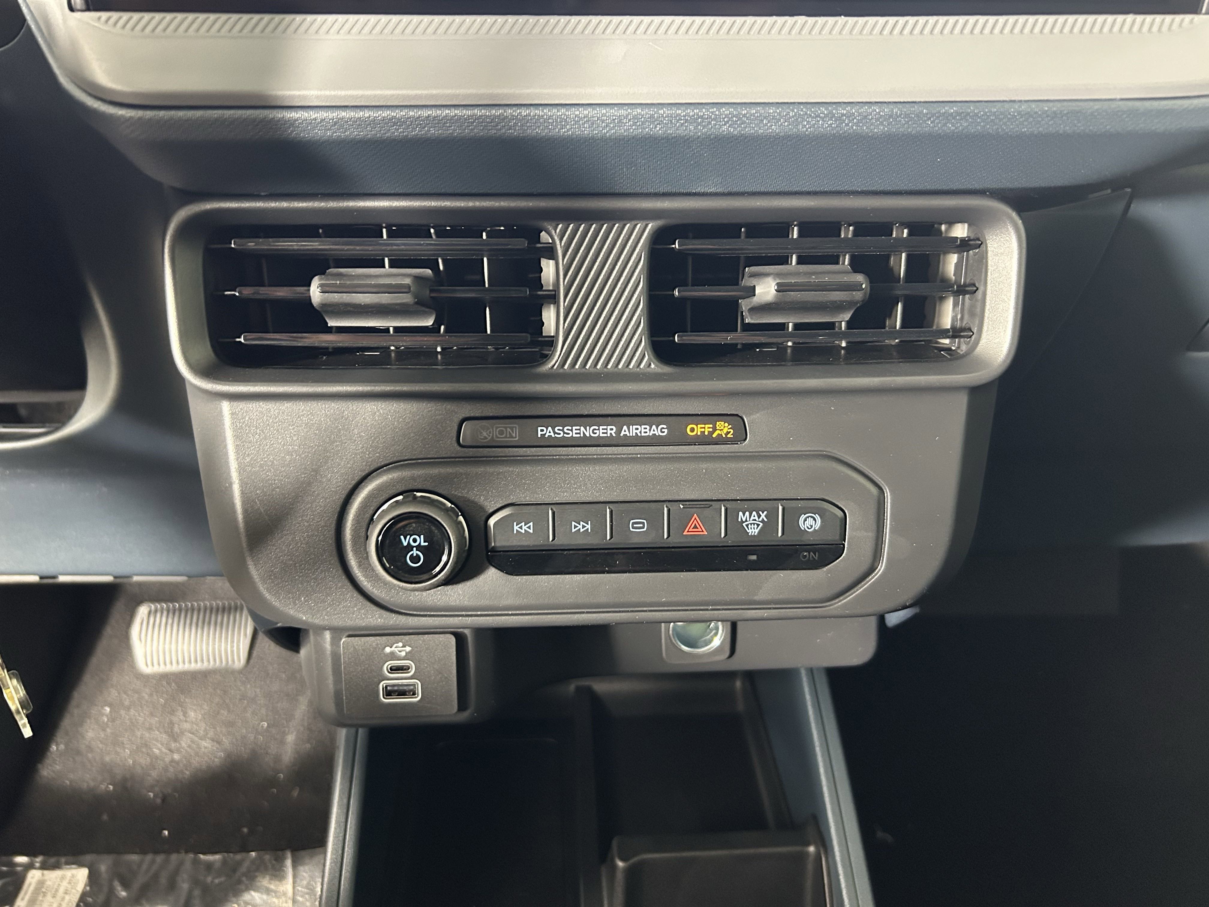2025 Ford Maverick XL photo 20