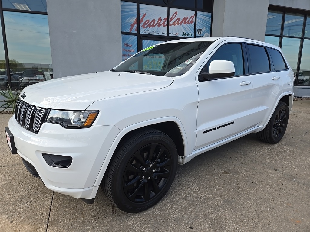 Used 2020 Jeep Grand Cherokee Altitude with VIN 1C4RJFAG2LC305487 for sale in Kansas City