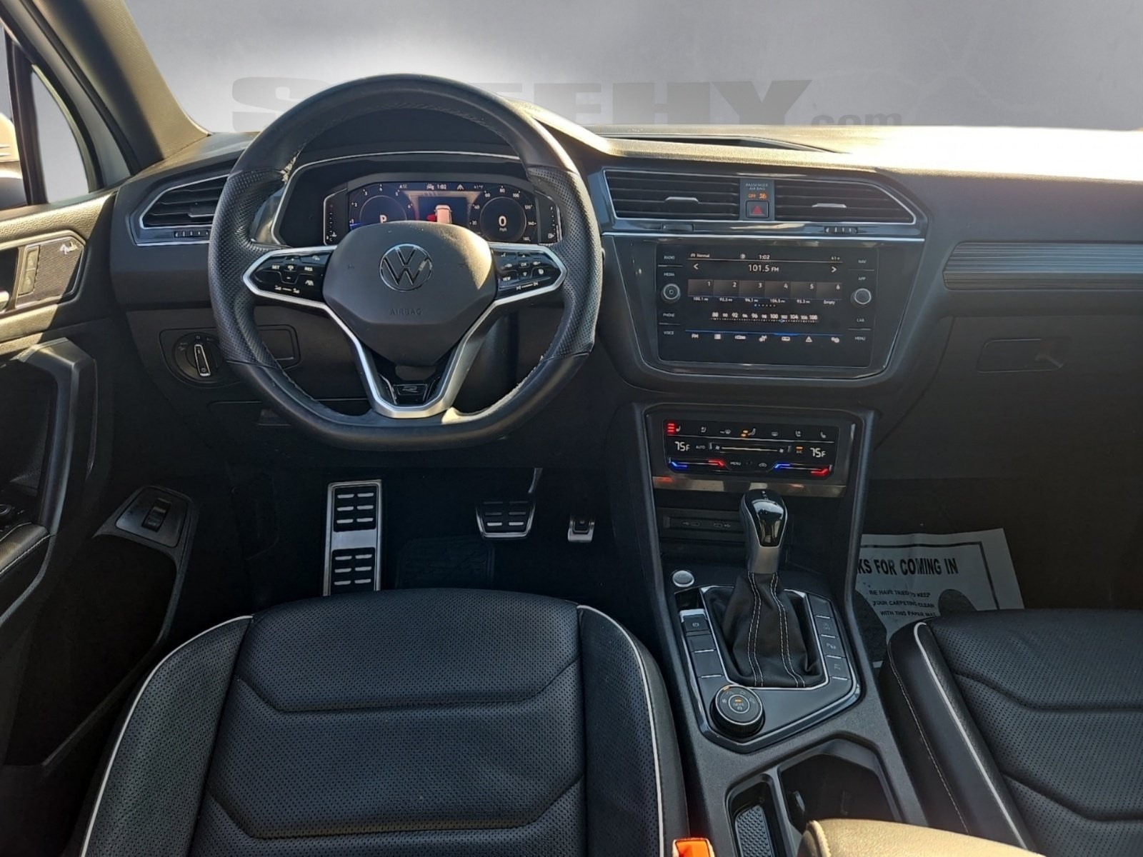 2022 Volkswagen Tiguan SEL Premium R-Line photo 3