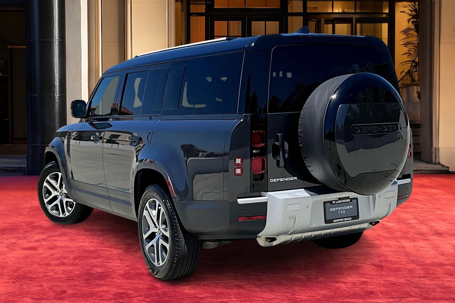 2025 Land Rover Defender 130 S photo 2