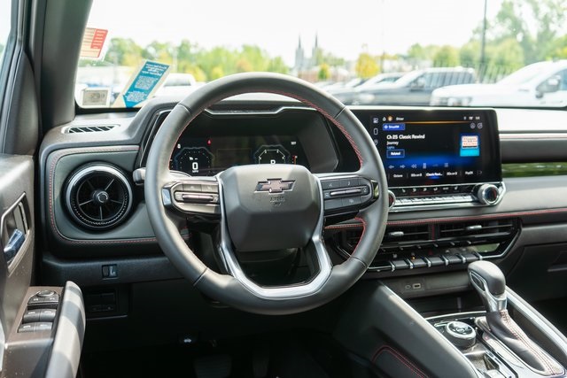 2025 Chevrolet Colorado Z71 photo 9