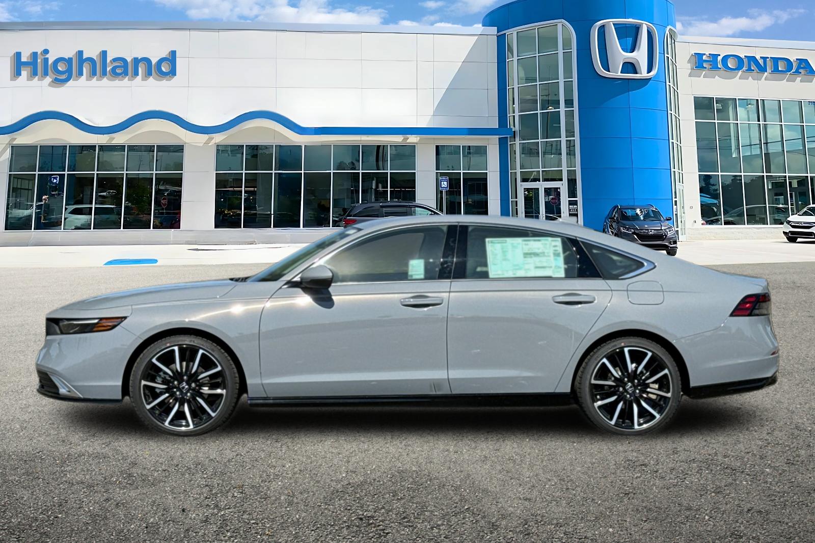 2025 Honda Accord Hybrid Touring photo 2