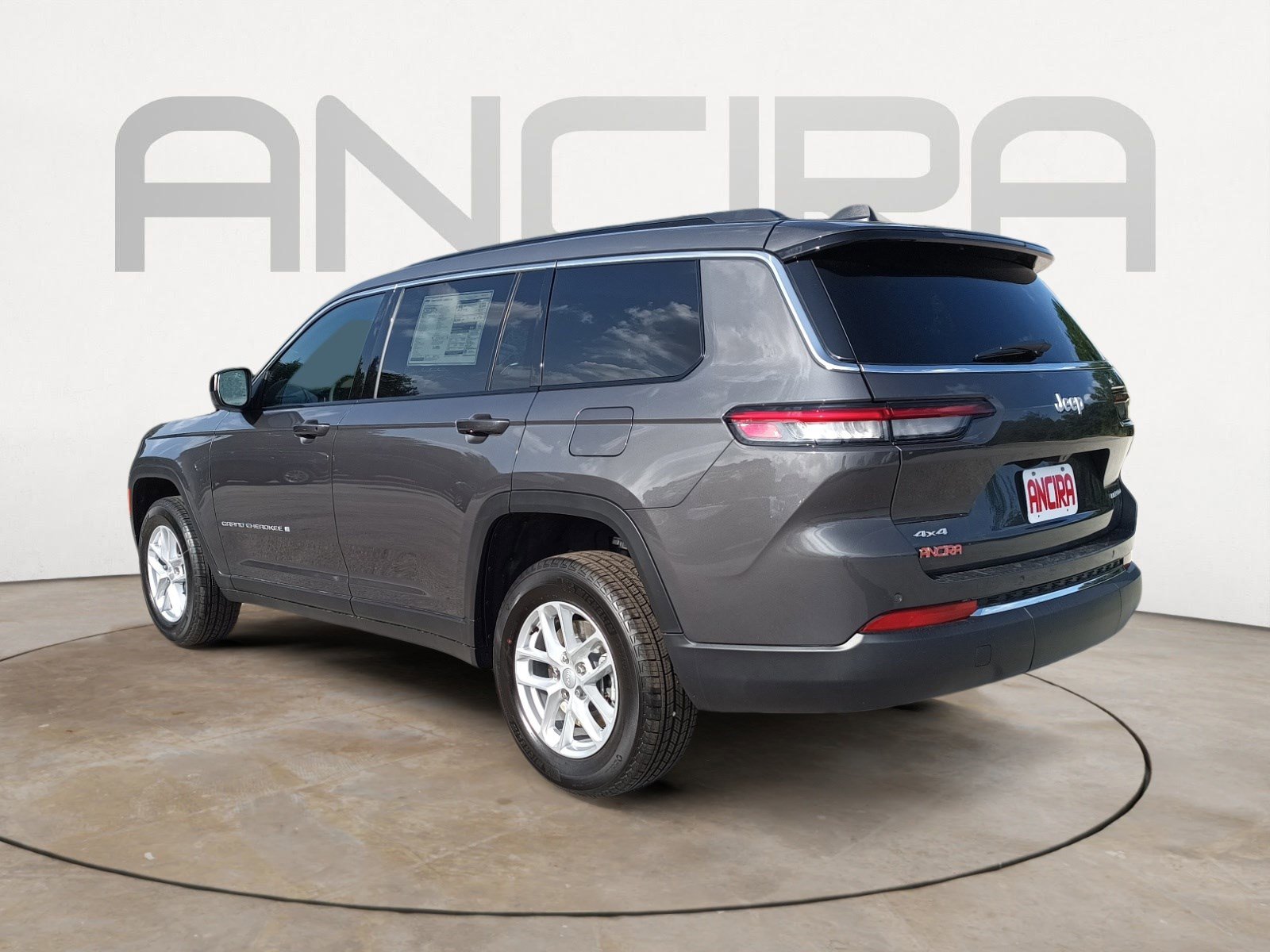 2025 Jeep Grand Cherokee Laredo photo 6