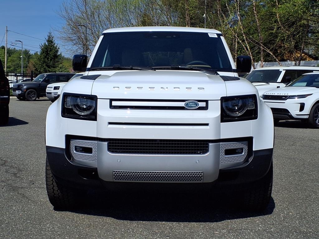 2025 Land Rover Defender 130 S photo 20