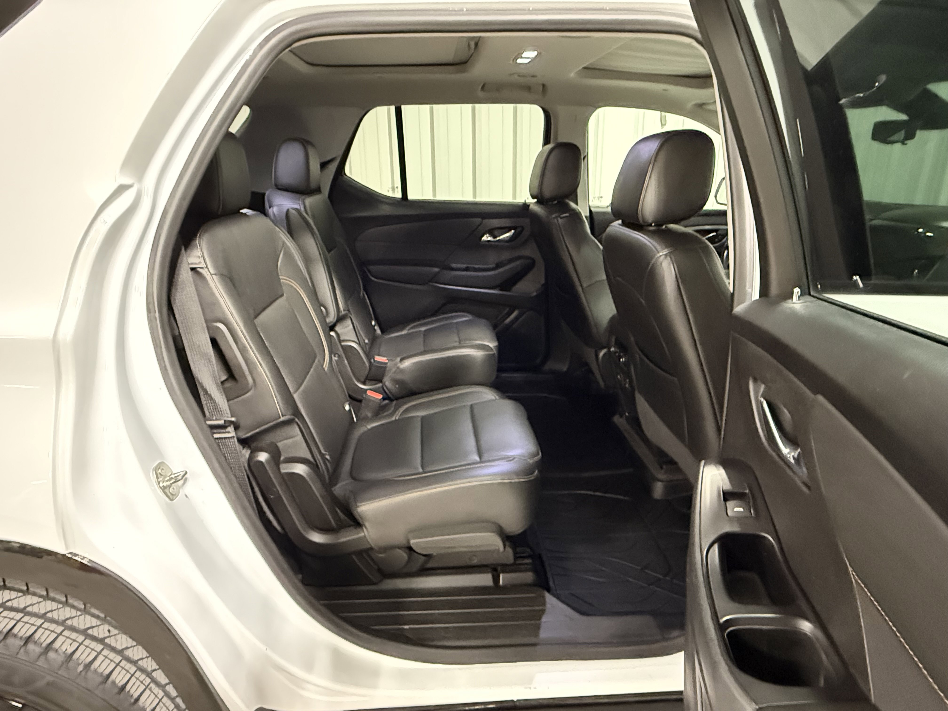 2019 Chevrolet Traverse Premier photo 3