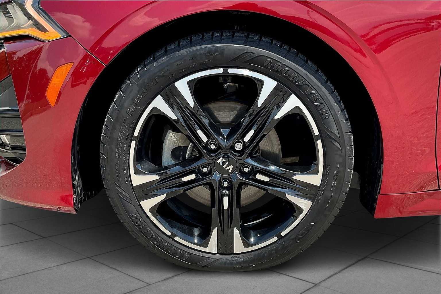 2021 Kia K5 GT-Line photo 8