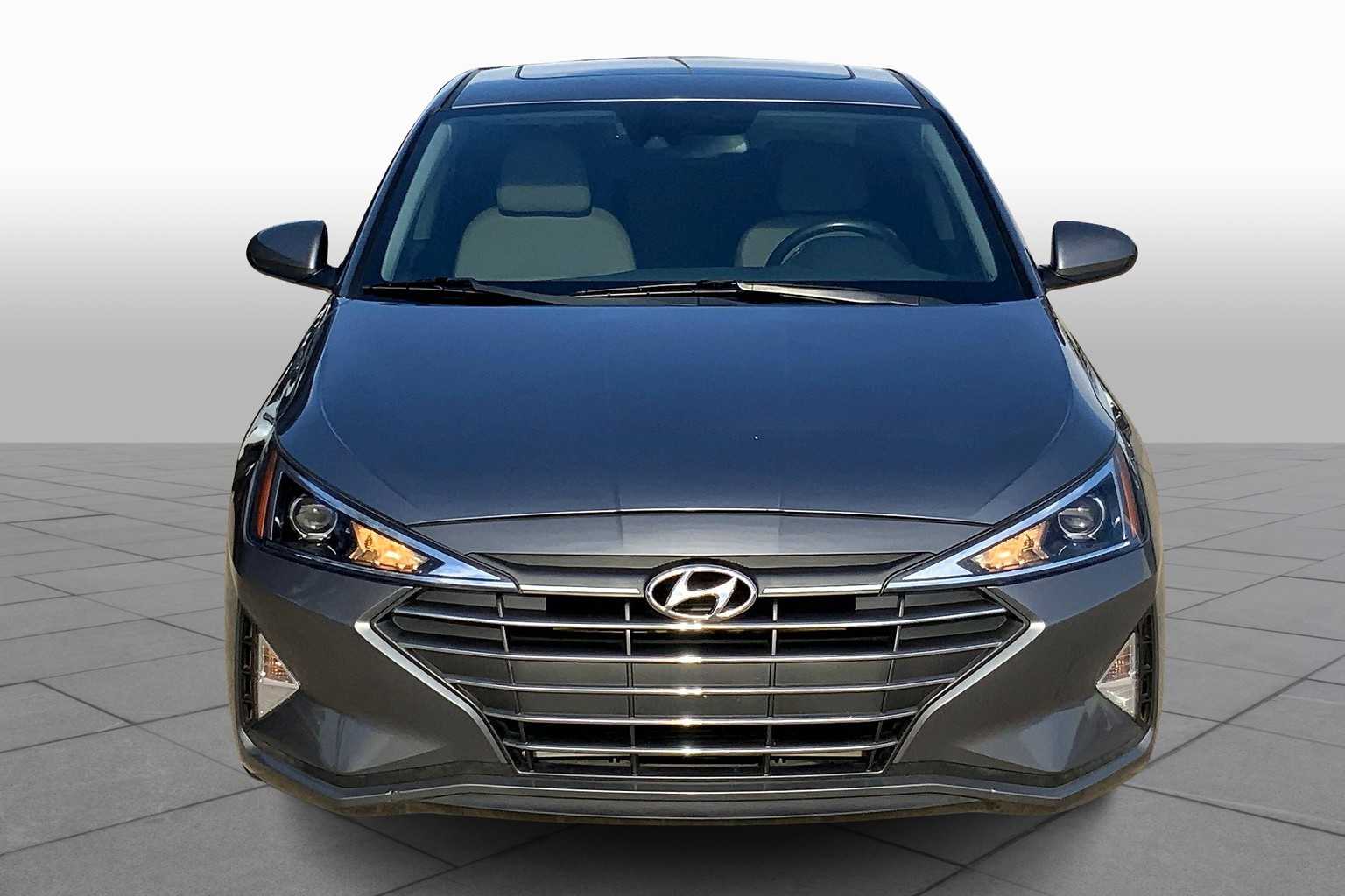 2019 Hyundai Elantra Value Edition photo 3