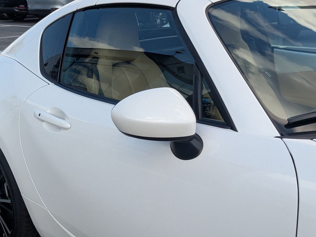 2025 Mazda MX-5 Miata Miata RF Grand Touring photo 12