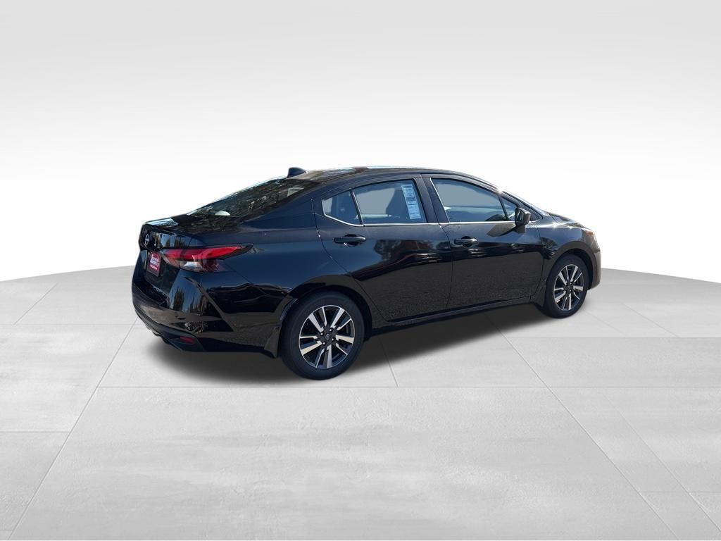 2025 Nissan Versa 1.6 SV photo 4