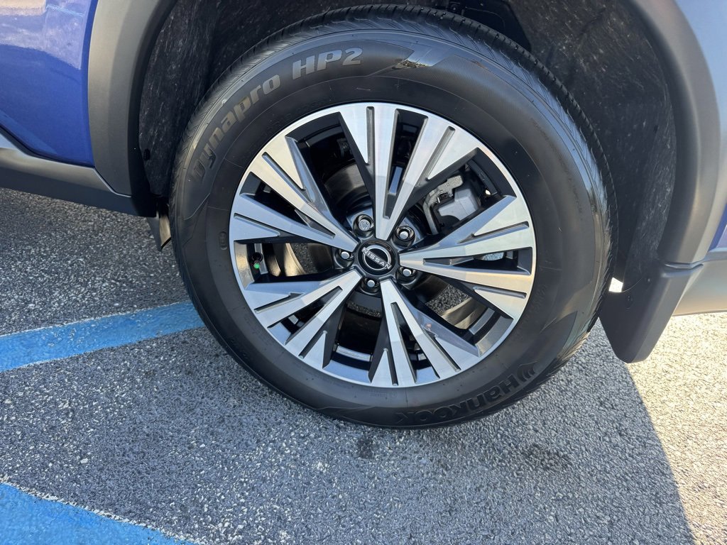 2023 Nissan Rogue SV photo 17