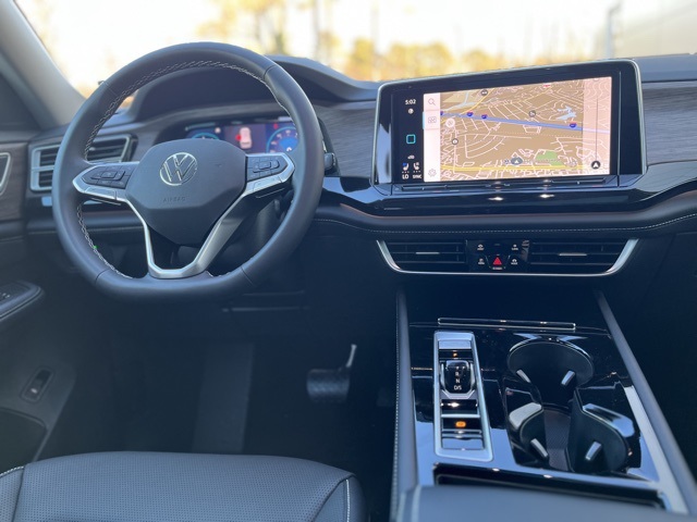2025 Volkswagen Atlas SEL photo 5