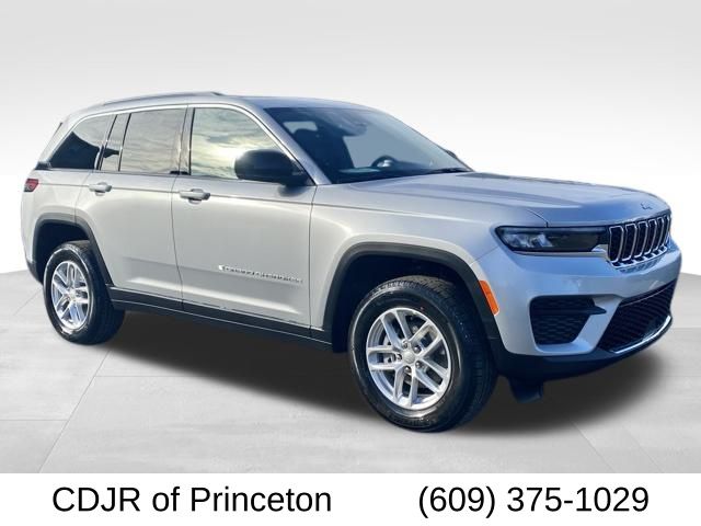 2025 Jeep Grand Cherokee Laredo's photo