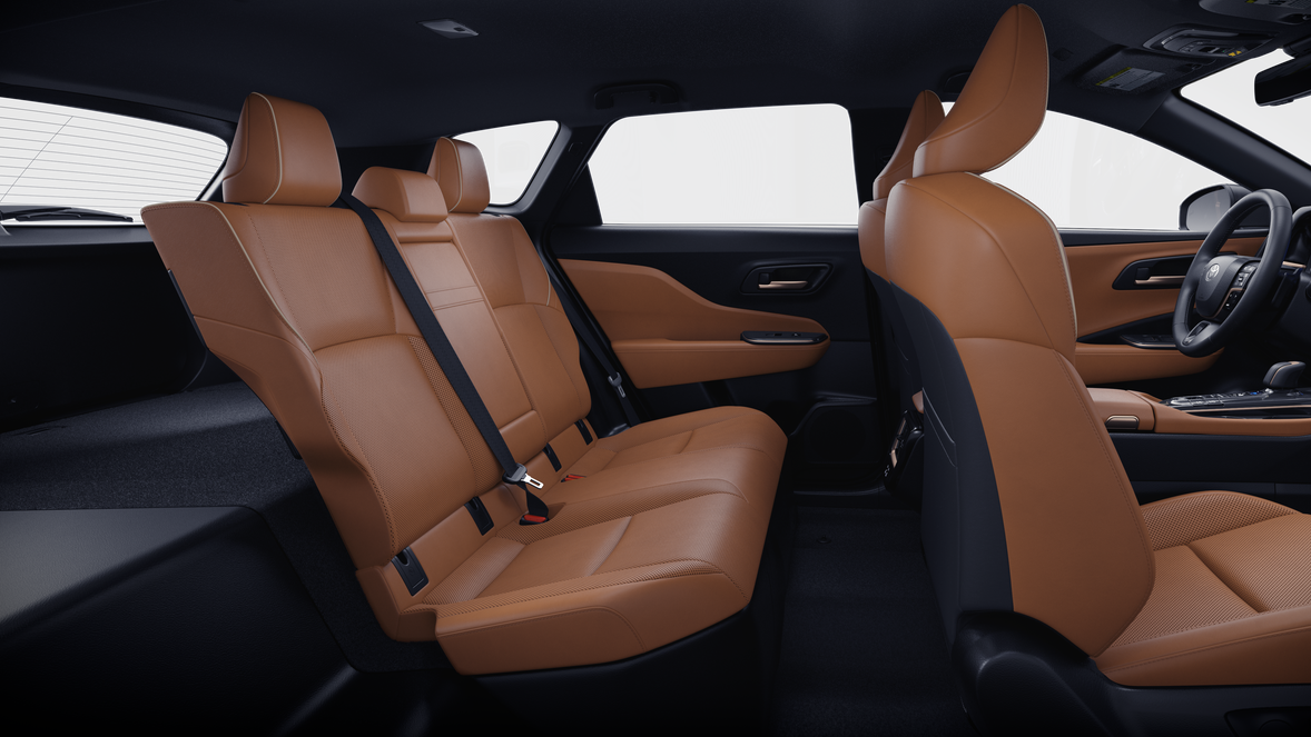 2025 Toyota Crown Signia XLE photo 3