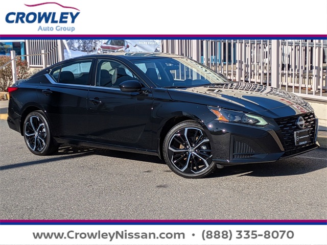 2025 Nissan Altima SR's photo