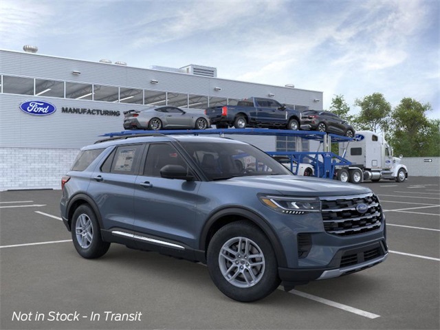 2025 Ford Explorer photo 3