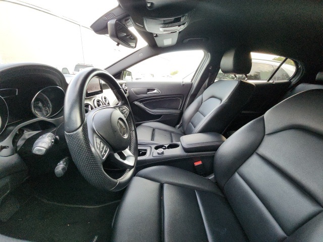 2016 Mercedes Benz GLA 250 4MATIC photo 4