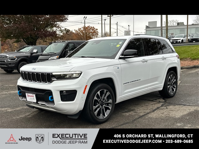 2023 Jeep Grand Cherokee Overland 4xe's photo