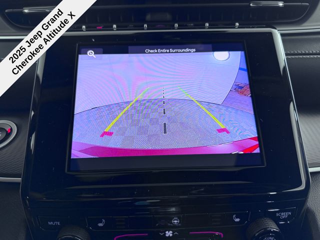 2025 Jeep Grand Cherokee Altitude photo 30