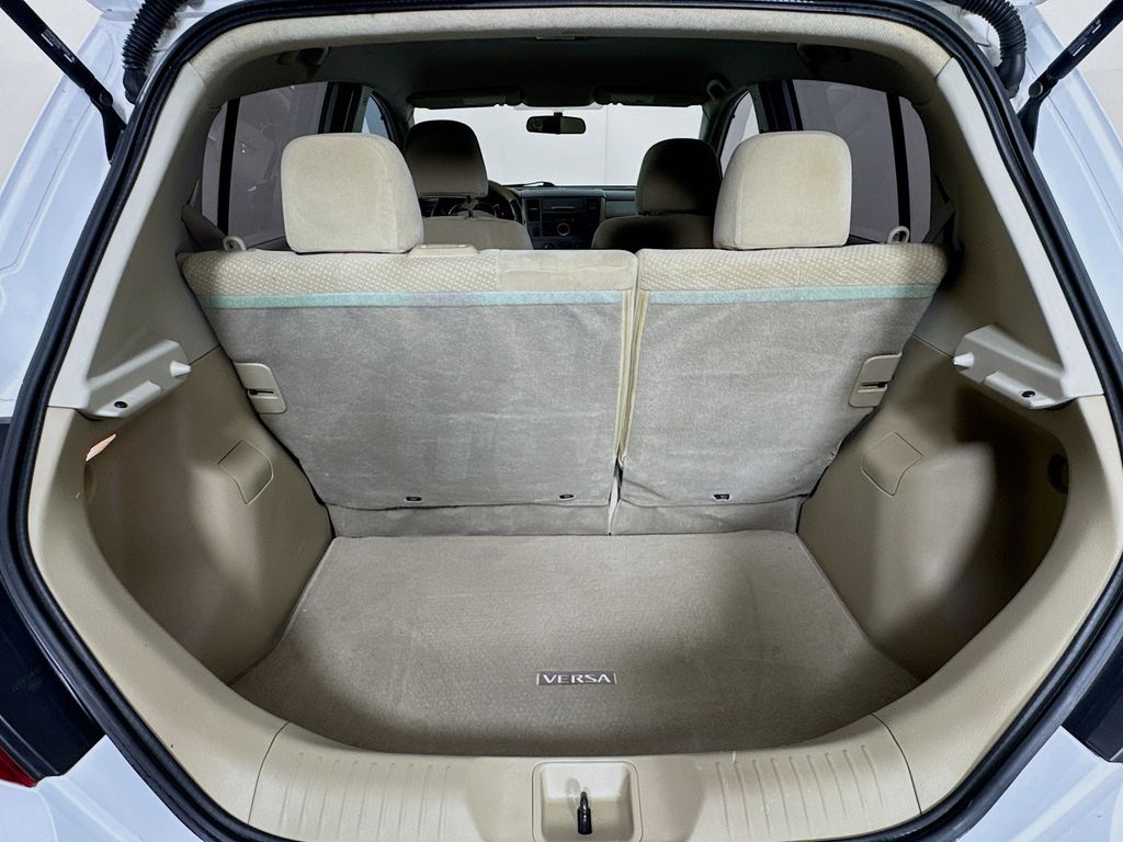 2011 Nissan Versa 1.8 S photo 25
