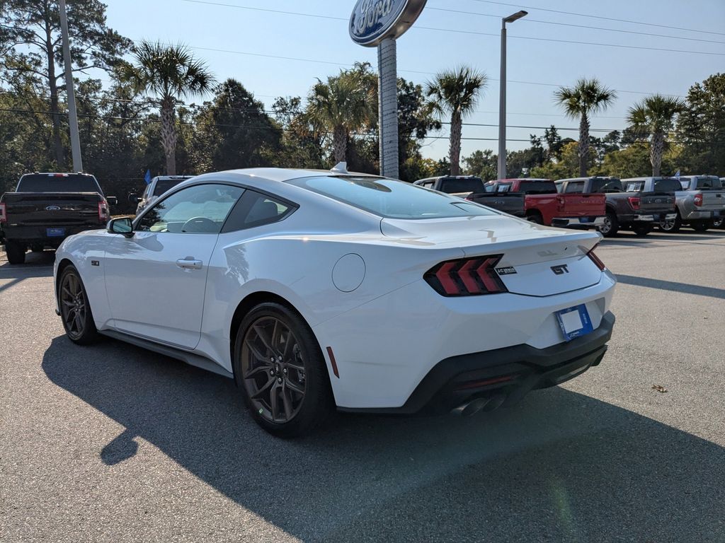 2025 Ford Mustang GT photo 6
