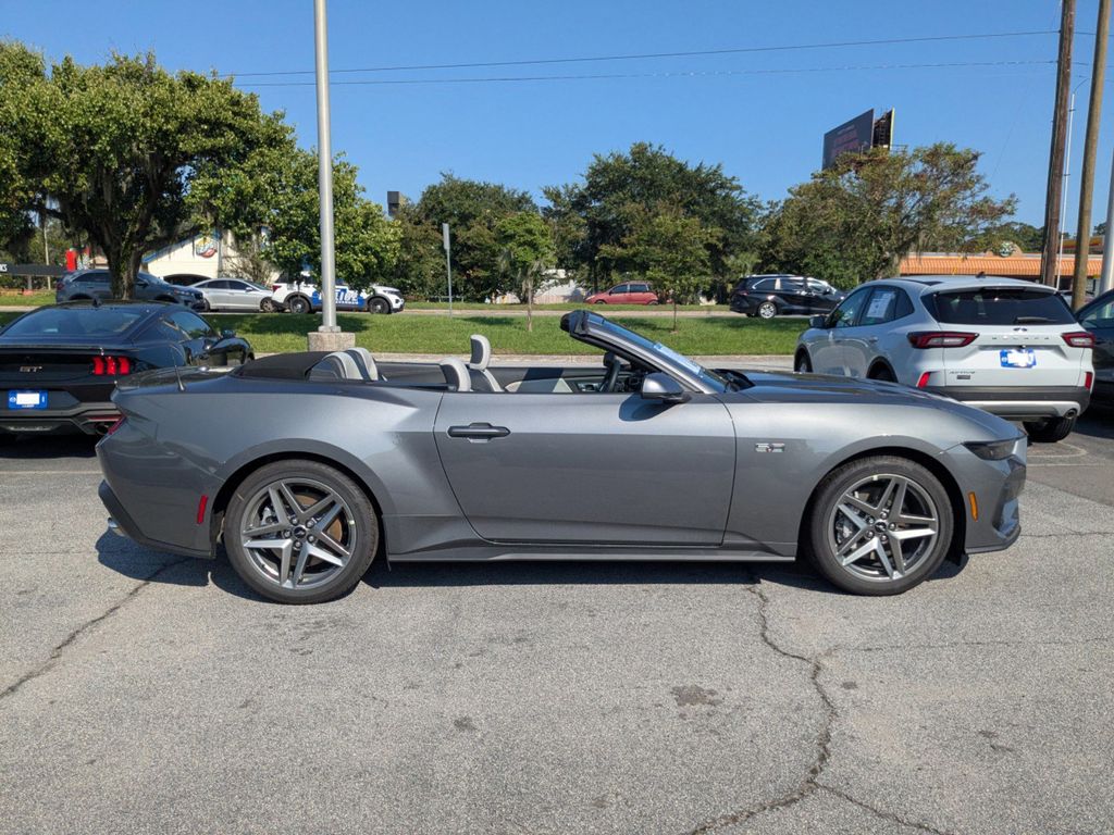 2025 Ford Mustang GT Premium Convertible photo 3