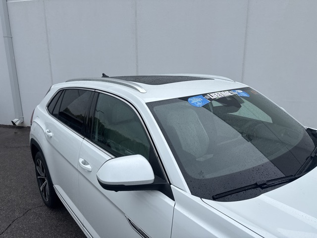 2026 Volkswagen Atlas Cross Sport SEL Premium R-Line photo 3