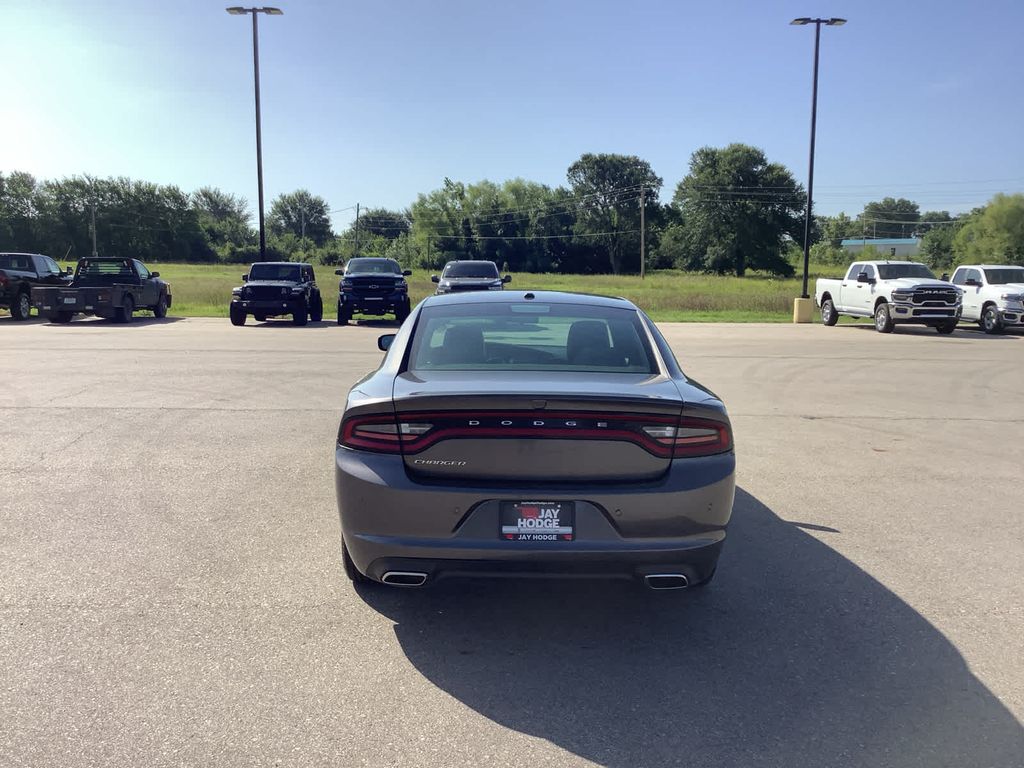 2021 Dodge Charger SXT photo 6