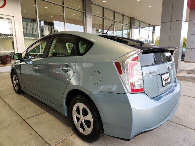 2012 Toyota Prius Three photo 2