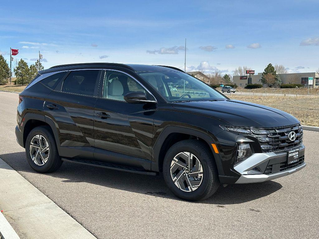 2025 Hyundai Tucson Hybrid Limited photo 3