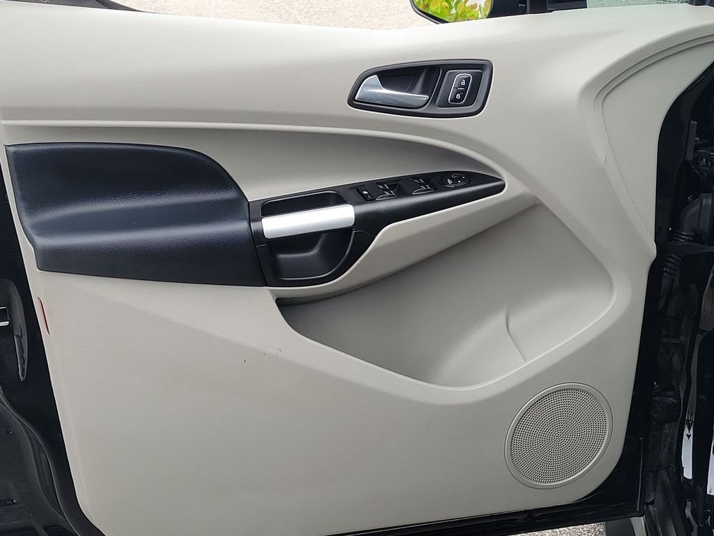 2022 Ford Transit Connect Titanium photo 38