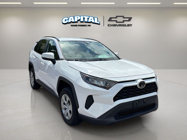 2021 Toyota RAV4 LE photo 3