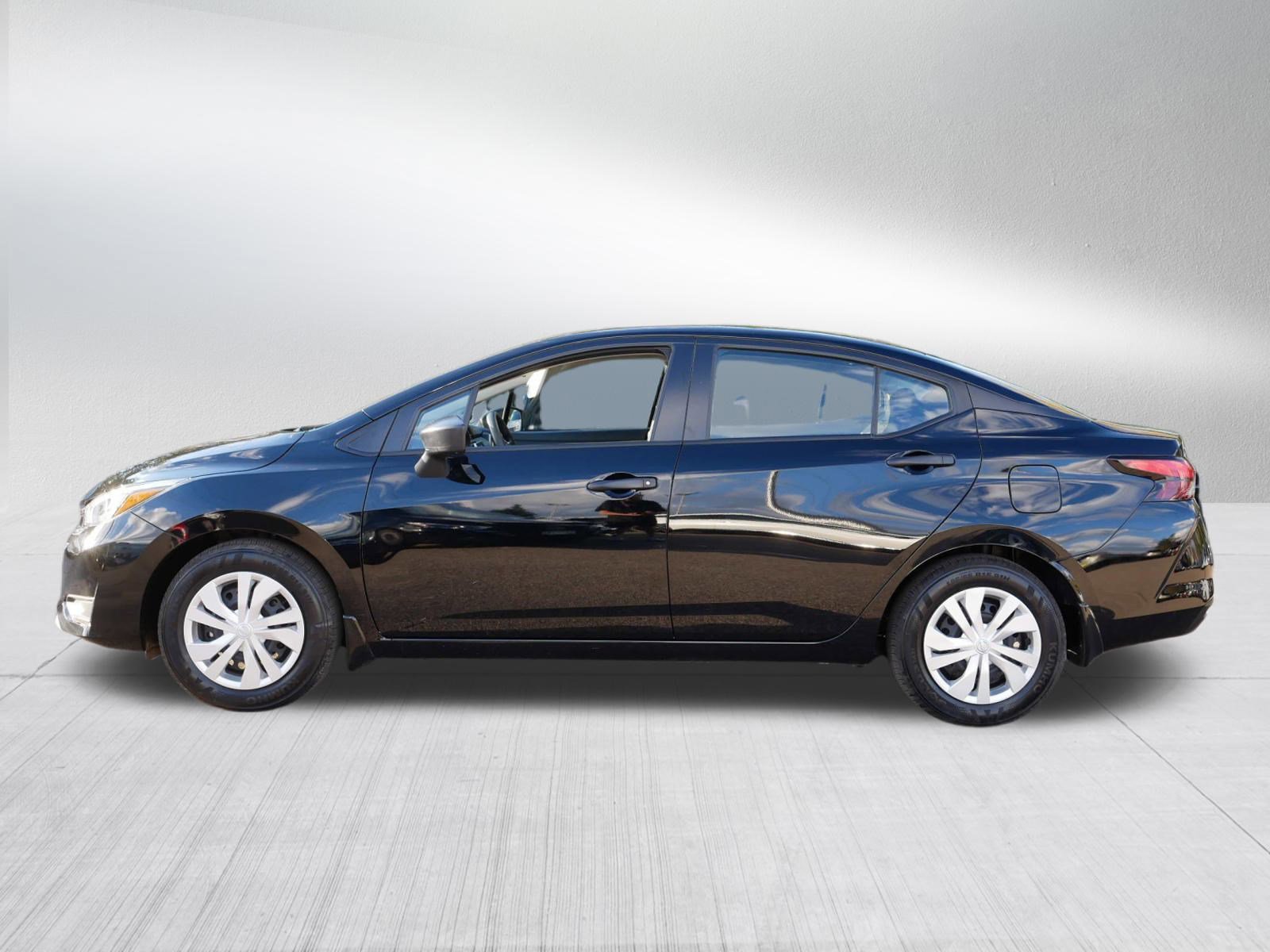 2025 Nissan Versa S photo 4