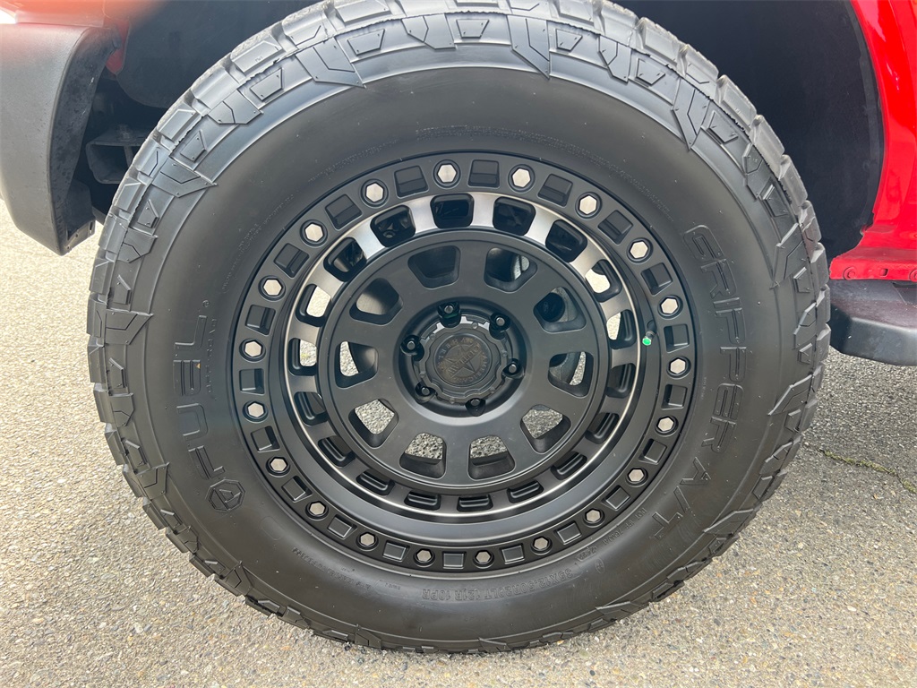 2023 Ford Bronco Outer Banks photo 9
