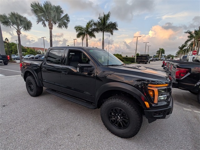2025 Ford F-150 Raptor photo 2