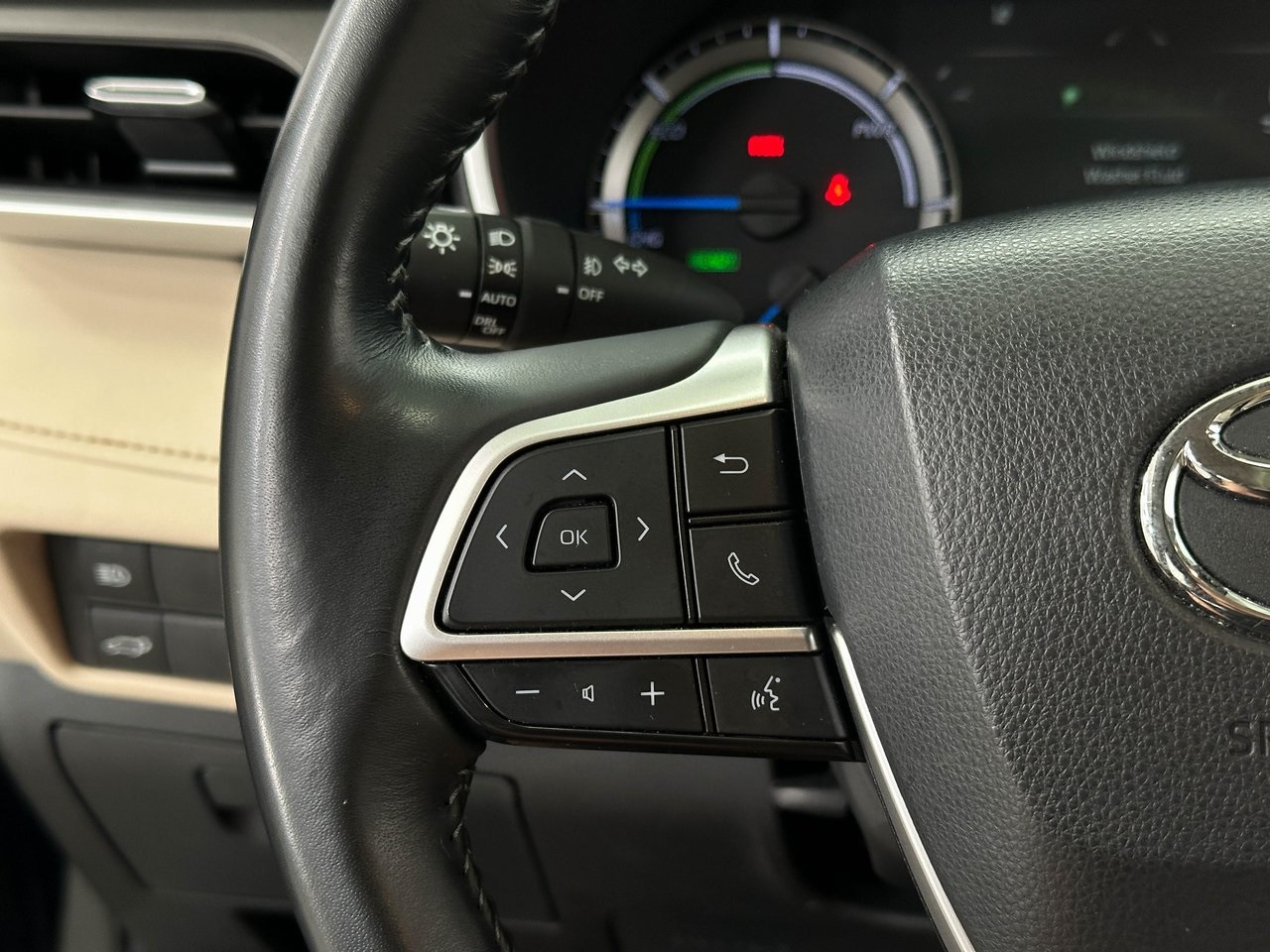 2024 Toyota Highlander Hybrid XLE photo 24
