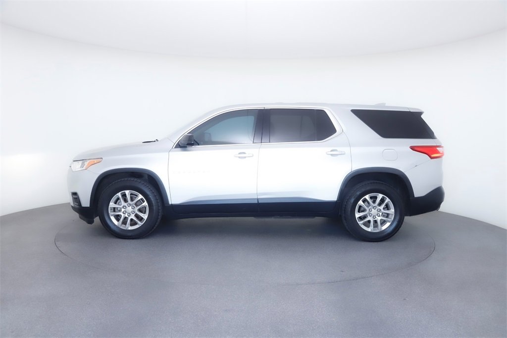 2019 Chevrolet Traverse LS photo 2