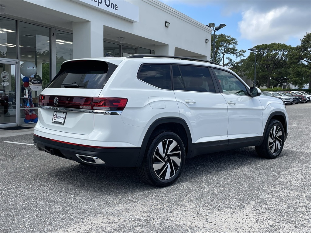 2025 Volkswagen Atlas SE Technology photo 3