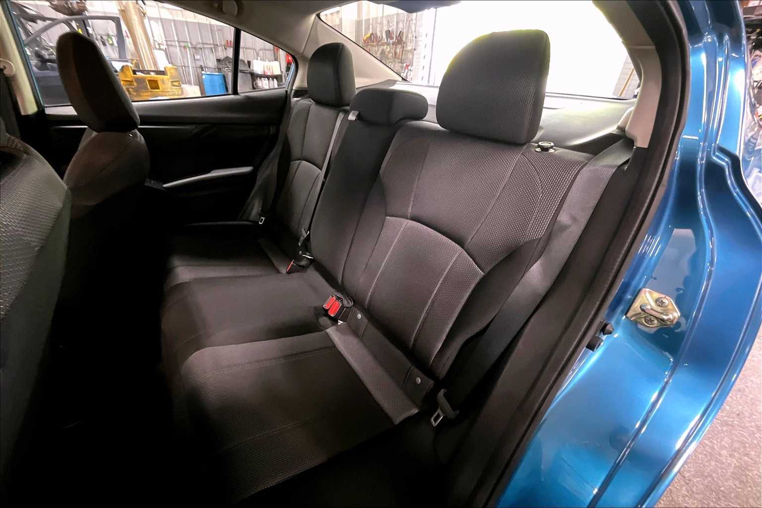 2017 Subaru Impreza 2.0i Premium photo 18