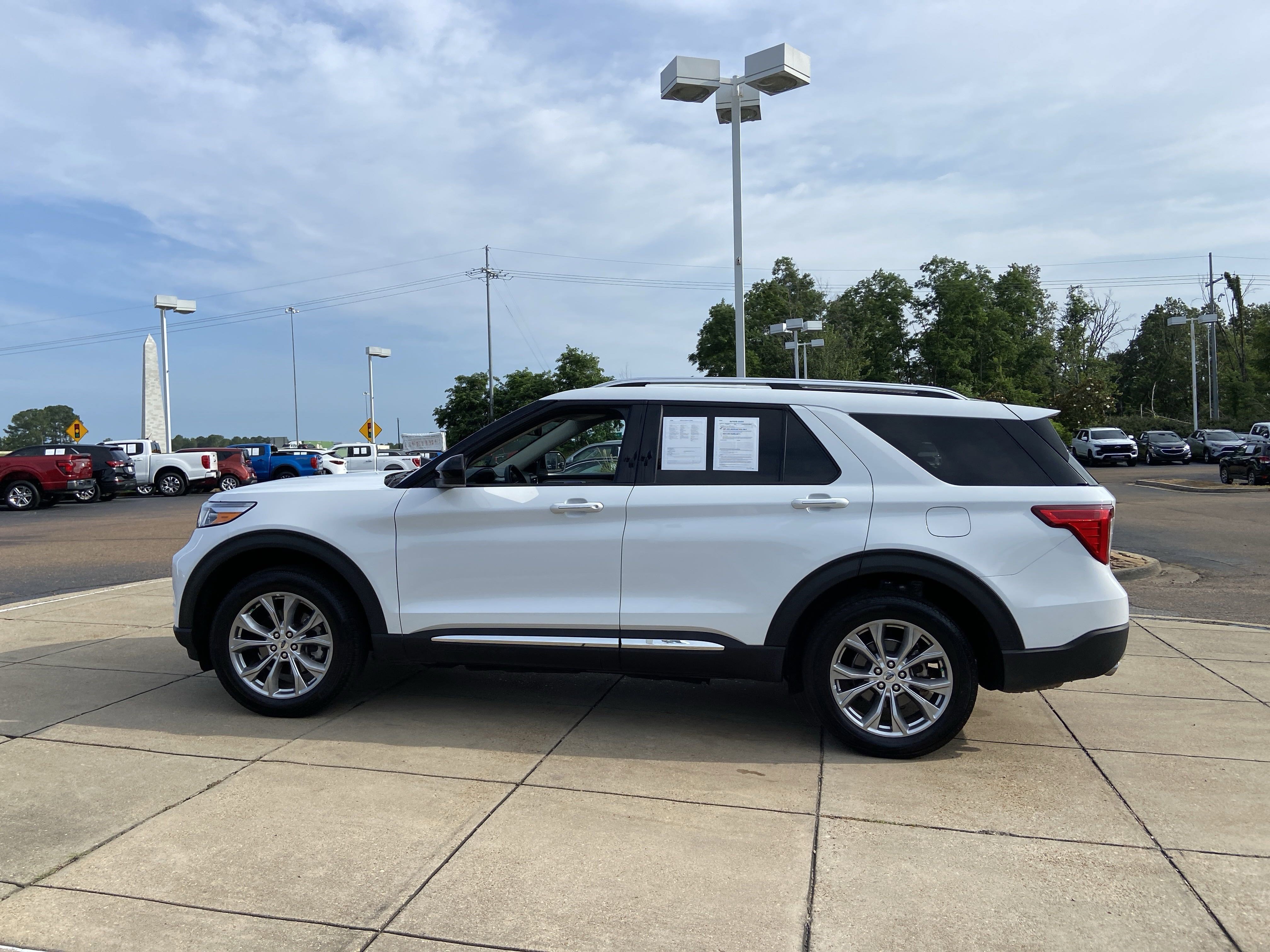 2023 Ford Explorer Limited photo 4