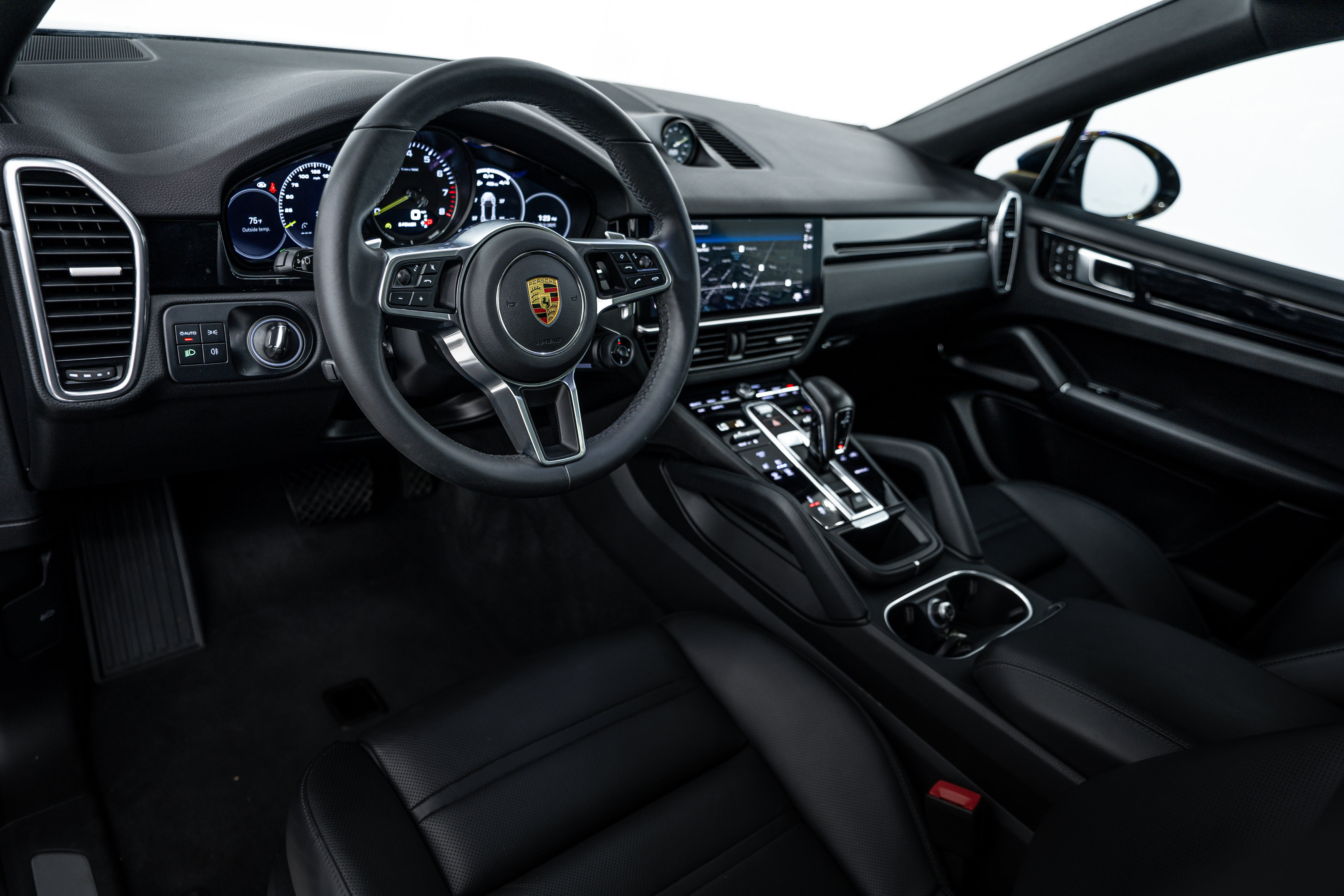 2022 Porsche Cayenne E-Hybrid Coupe photo 4