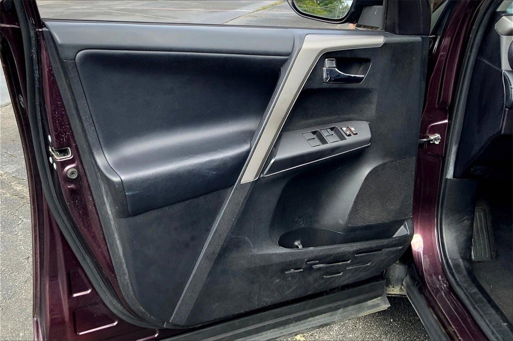 2018 Toyota RAV4 XLE photo 22