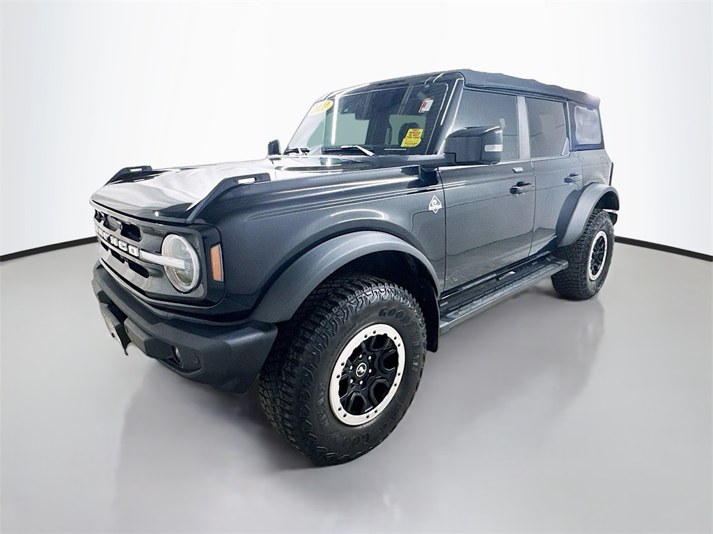 2021 Ford Bronco Outer Banks photo 2