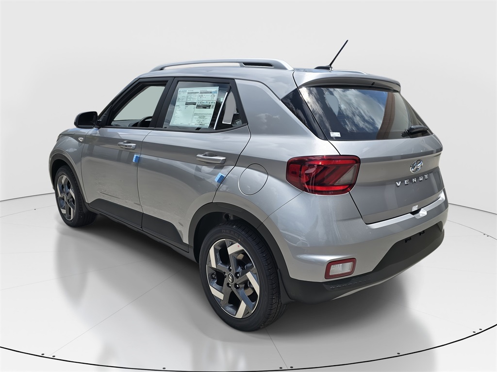 2026 Hyundai Venue SEL photo 2