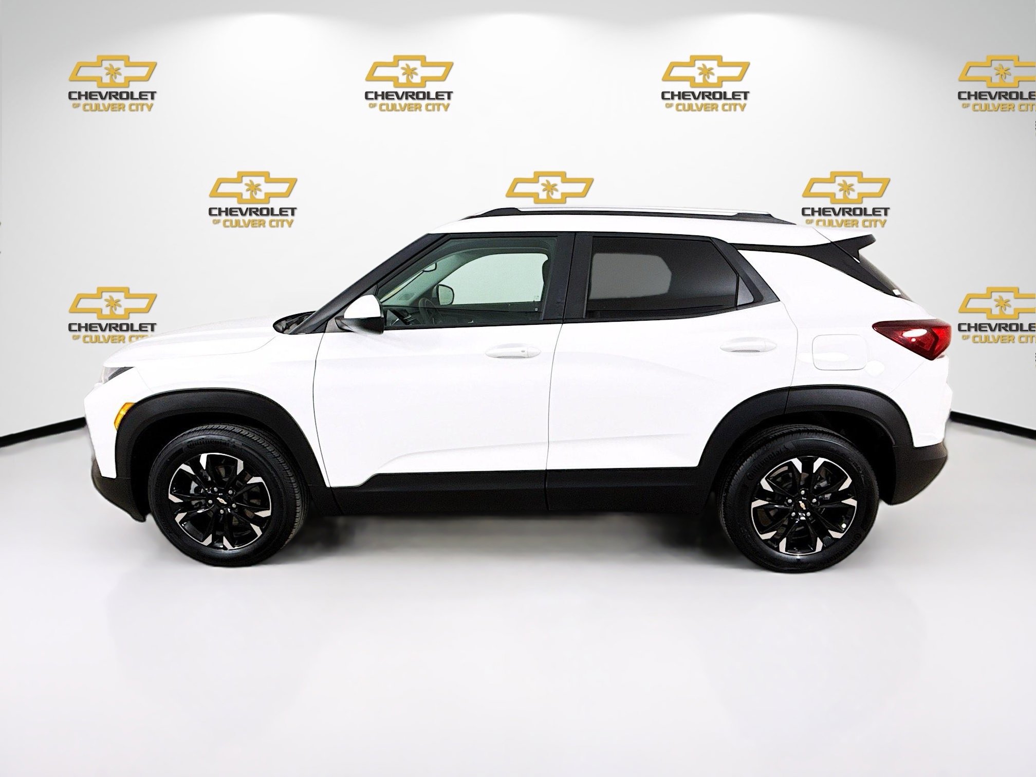 2023 Chevrolet Trailblazer LT photo 3