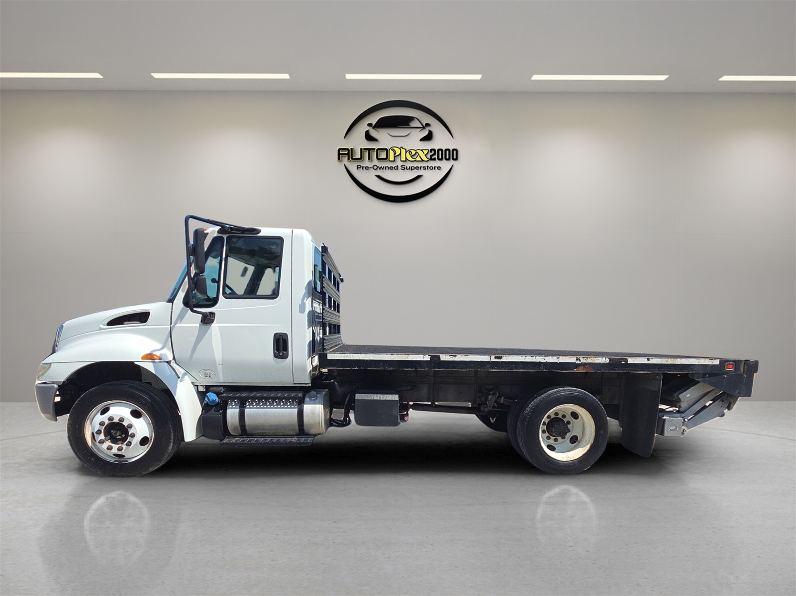 2016 International 4300 DuraStar 4300 photo 2