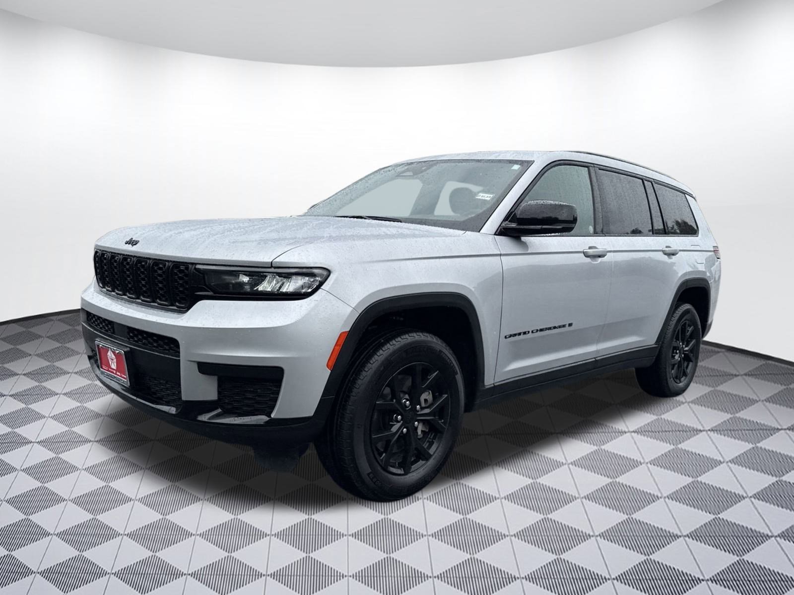 2024 Jeep Grand Cherokee Altitude photo 2